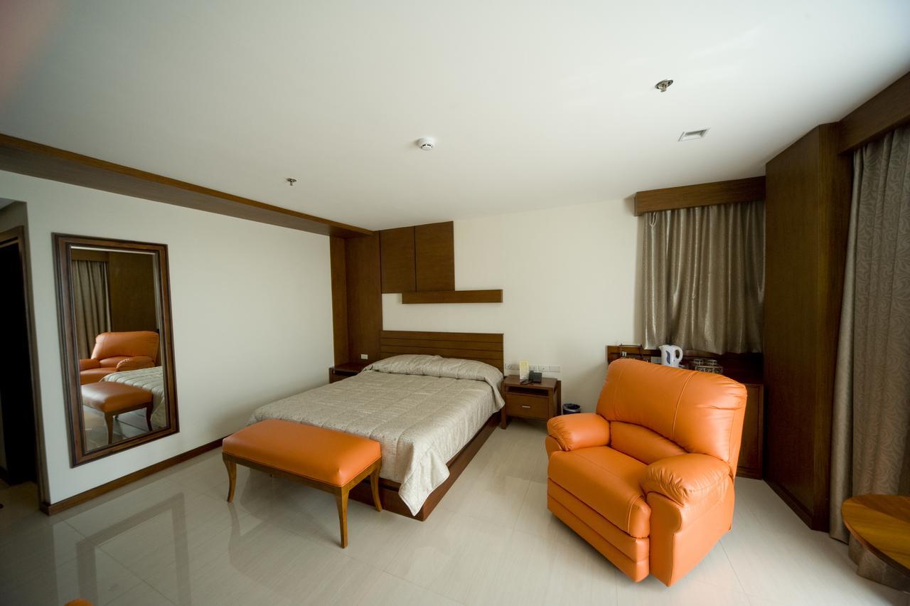 Skinetics Wellness Center Boutique Hotel Iloilo City Exteriör bild